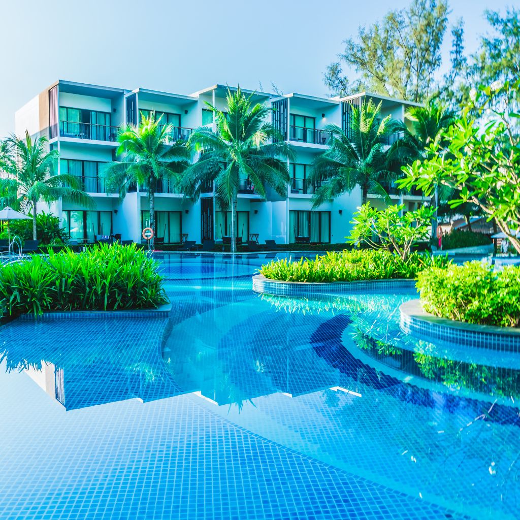 Why Choose Our Pool Cleaning & Maintenance Services