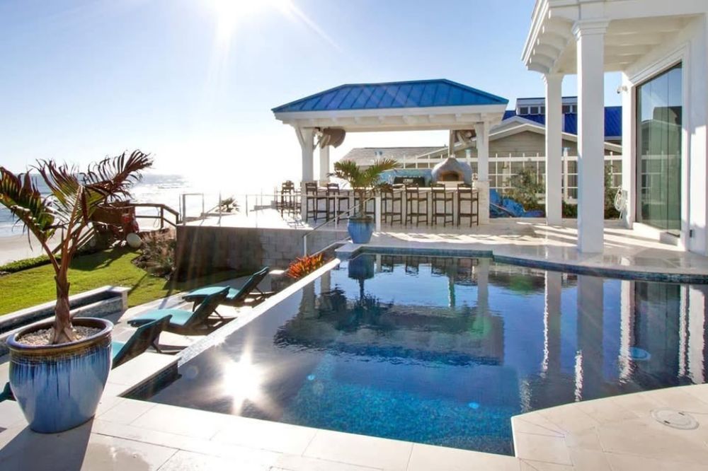 Tips for Choosing the Right Pool Materials for Durability and Style